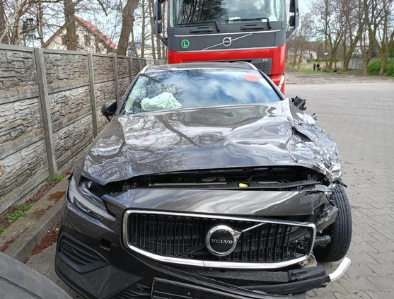 Volvo V60 cena 59900 przebieg: 20500, rok produkcji 2023 z Wrocław małe 781